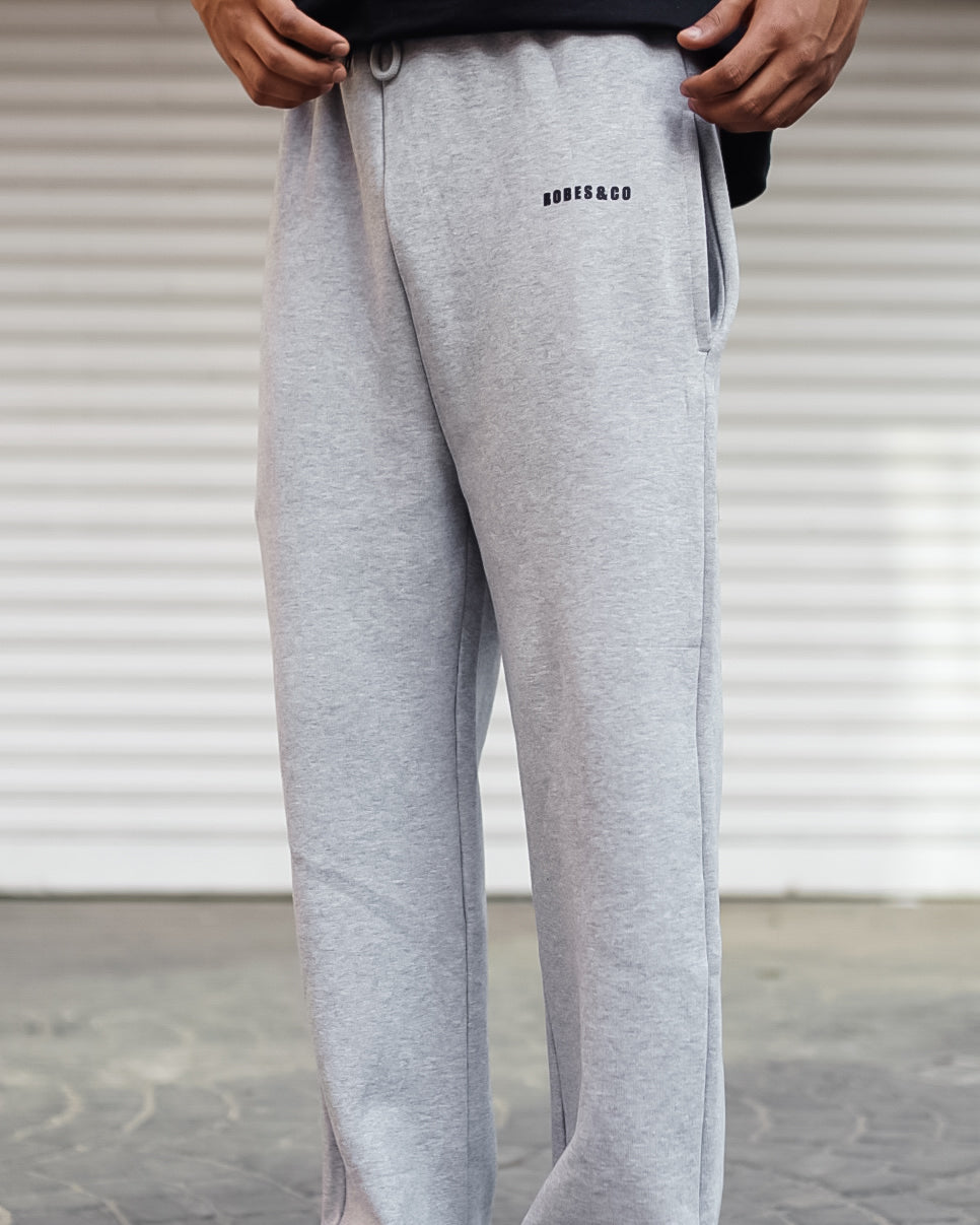 The "Clean" Choice: ROBES & CO Essential Fleece Joggers - Grey