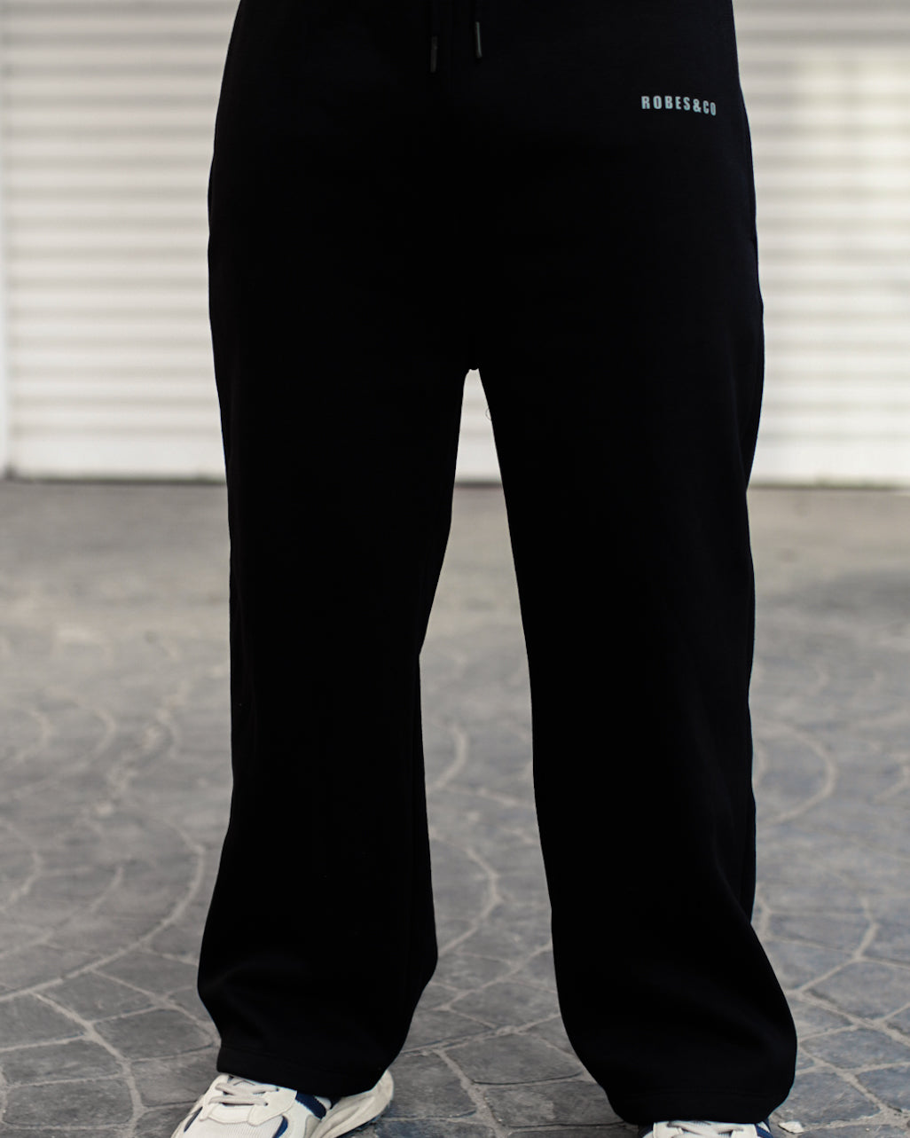 The "Clean" Choice: ROBES & CO Essential Fleece Joggers - Black