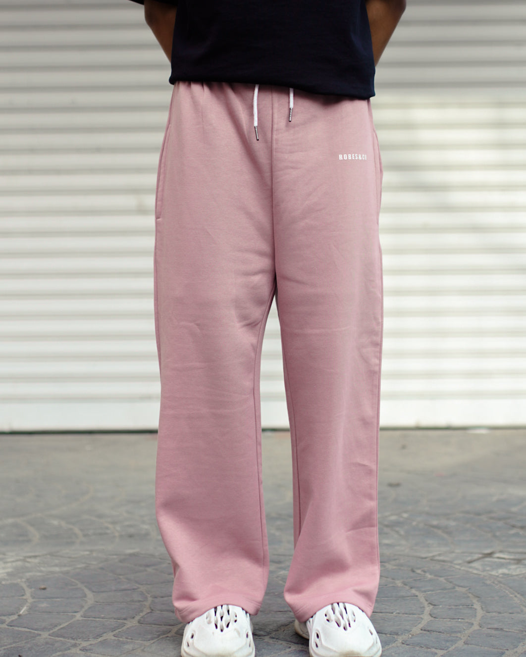 The "Clean" Choice: ROBES & CO Essential Fleece Joggers - Pink