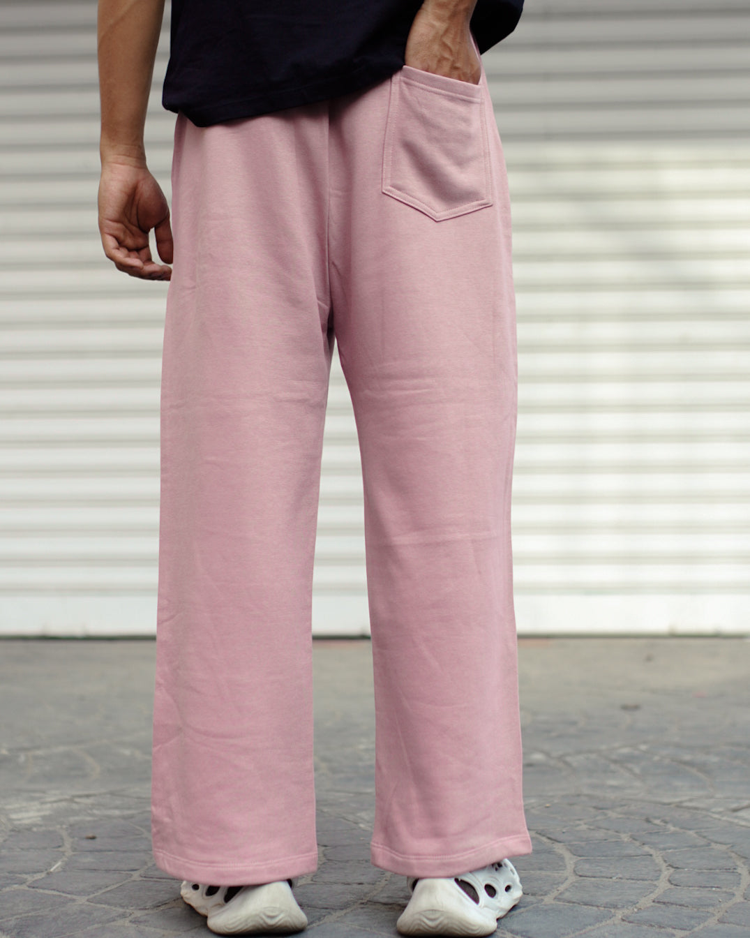 The "Clean" Choice: ROBES & CO Essential Fleece Joggers - Pink
