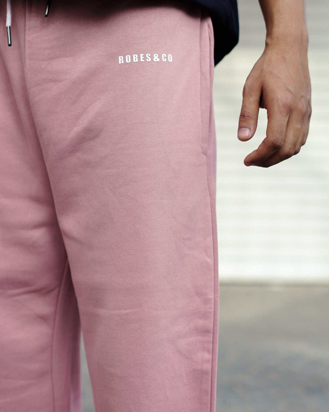 The "Clean" Choice: ROBES & CO Essential Fleece Joggers - Pink