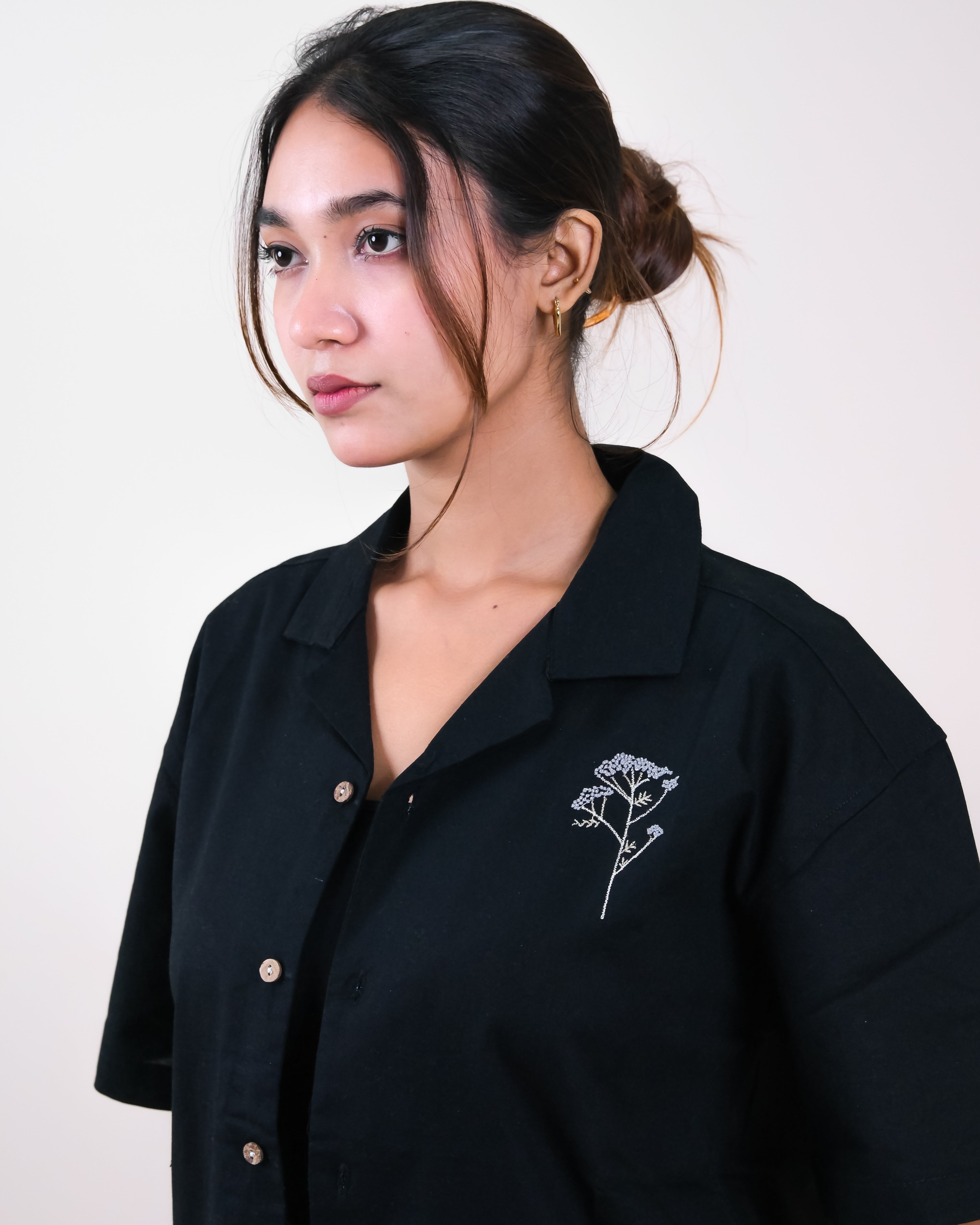 Elegant Black Cuban Collar Top with Single- Nior Botanica