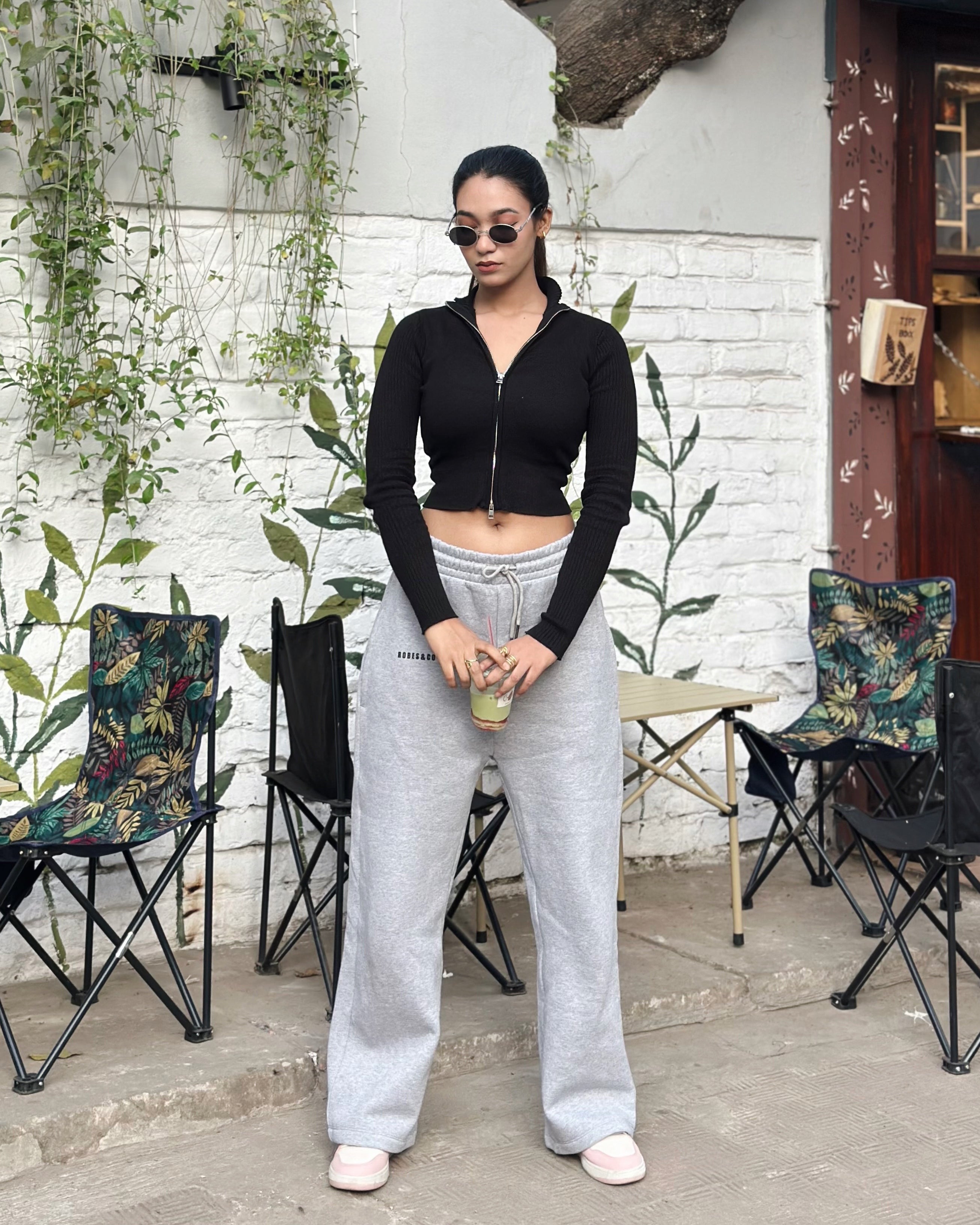 The "Clean" Choice: ROBES & CO Essential Fleece Joggers - Grey