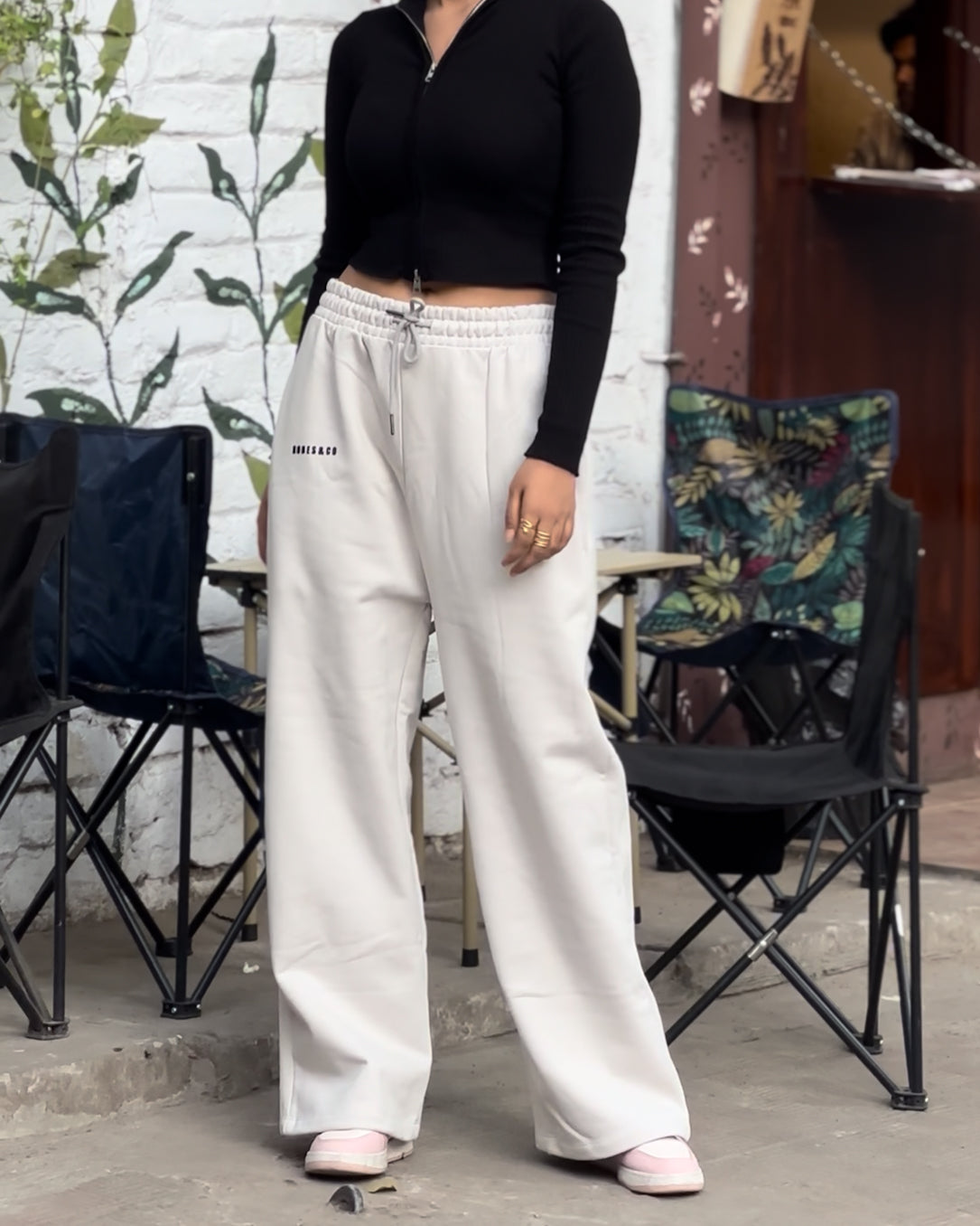 The "Clean" Choice: ROBES & CO Essential Fleece Joggers - Beige