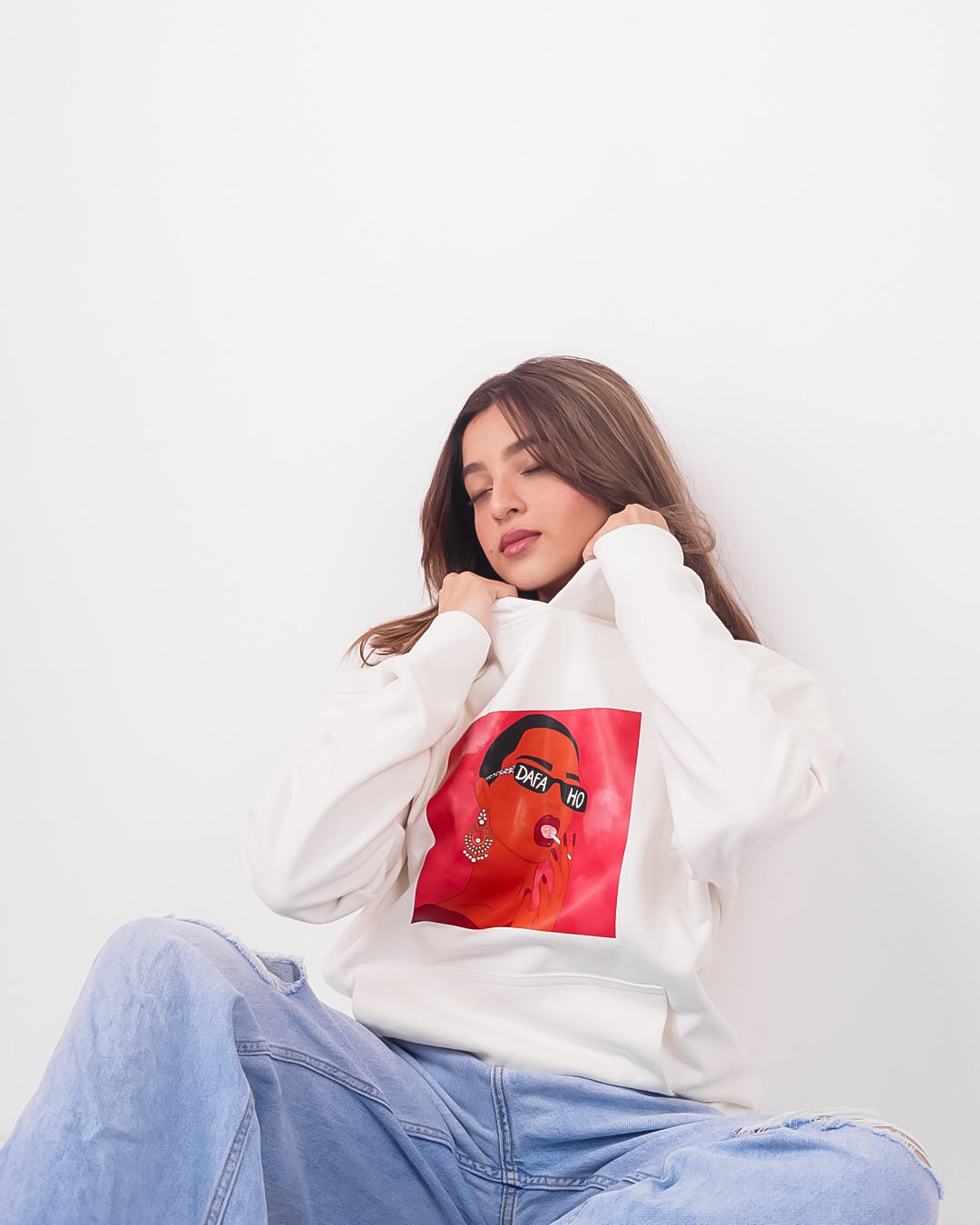 Trendy Graphic Print White Hoodie for Women - Relaxed Fit Streetwear Pullover